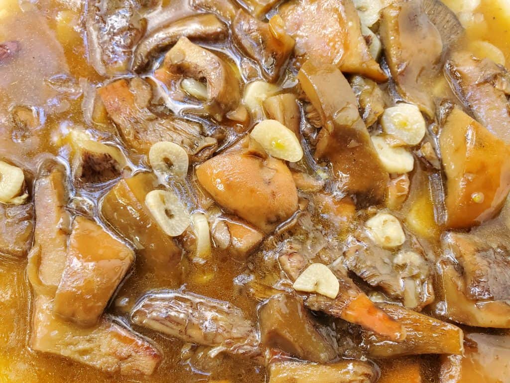 mushroom and garlic stew