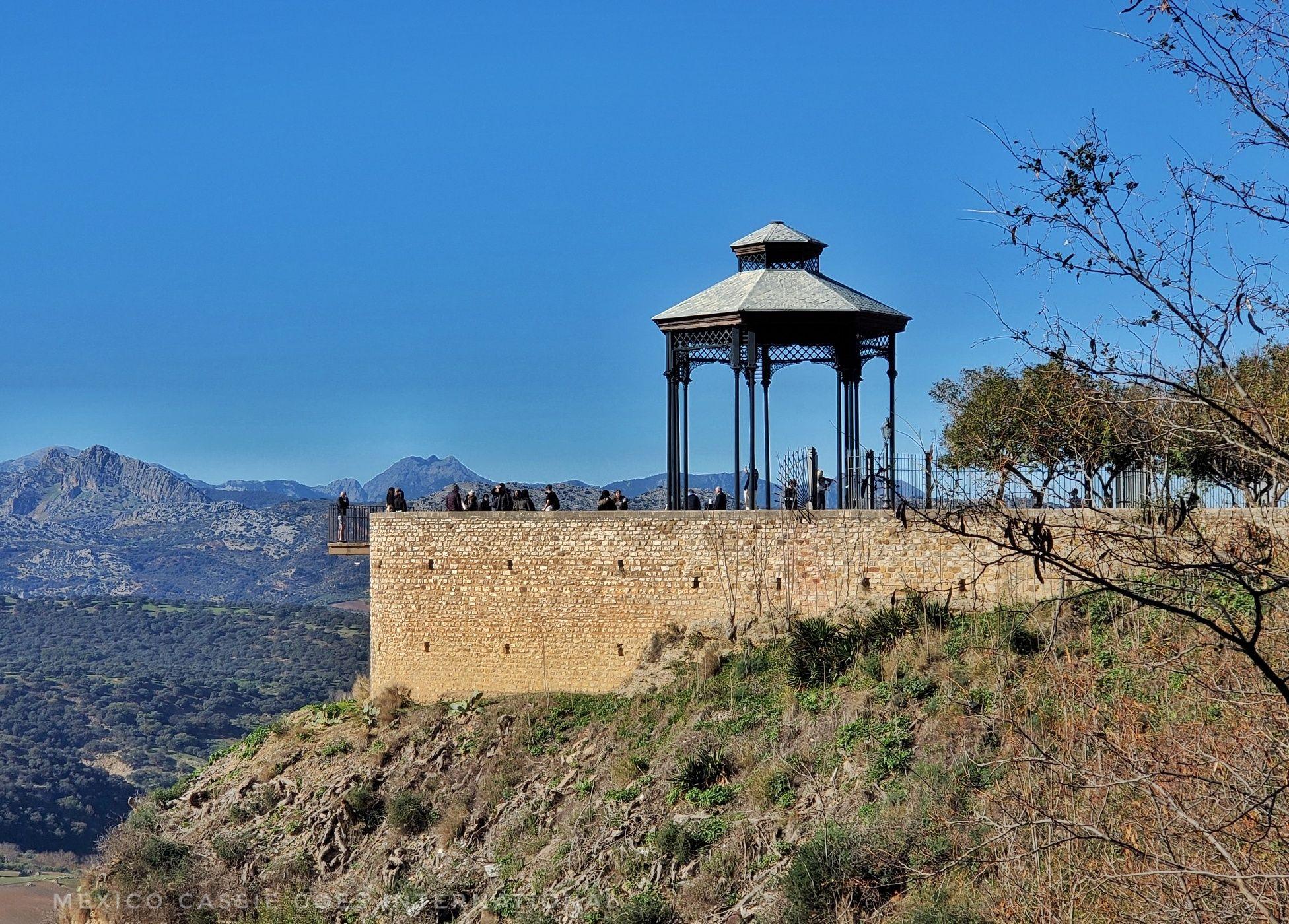 mirador with a gazebo