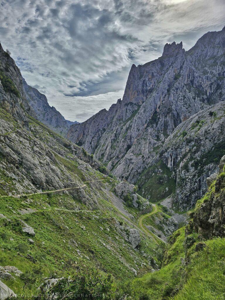 mountain hike route